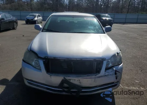 2005 Toyota Avalon Xl z USA, uszkodzony, nr VIN 4T1BK36B55U041913